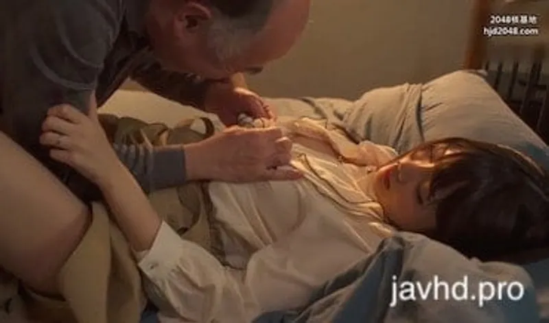 Người chồng đi vắng người vợ bị lão già cạnh nhà hiếp suzu harumiya